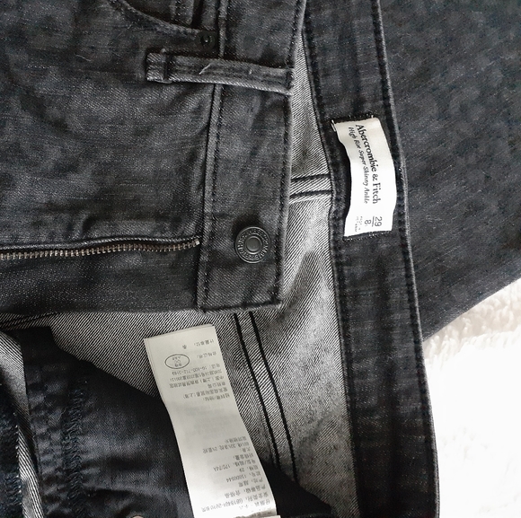 Jeans - Picture 2 of 5